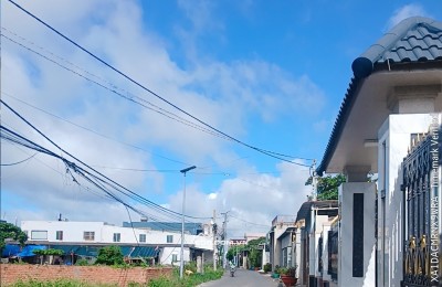 Siêu phẩm xác biển. Mặt tiền đường nhựa rộng thông.10m xc30m 160mtc.co săn Nhà c4